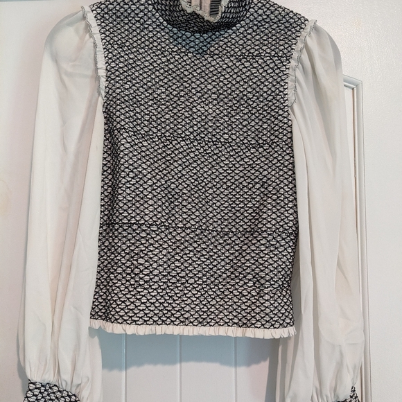 Alice + Olivia Black and White Patterned Top - Picture 3 of 8